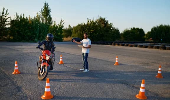 Seguridad Vial y Manejo defensivo de motos